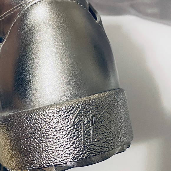 MICHAEL JACKSON TRIBUTE SNEAKERS - Picture 4 of 16